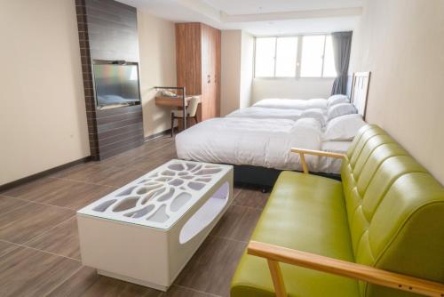 Posezení v ubytování Greeninn Hotel