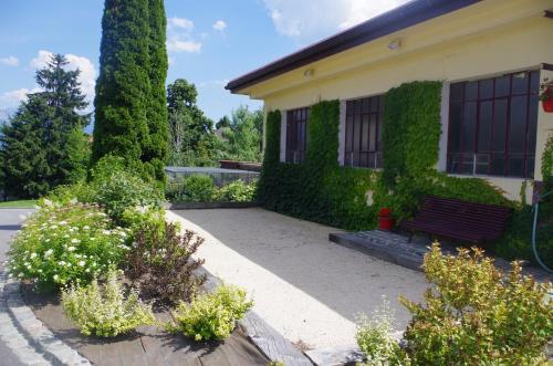 Gallery image of Le Paon Bleu Annecy Poisy in Poisy