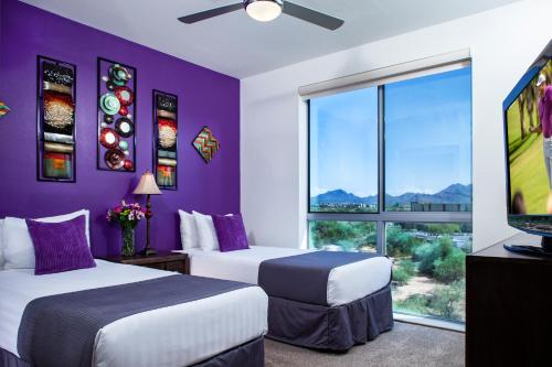 Postel nebo postele na pokoji v ubytování Luxury Condos by Meridian CondoResorts- Scottsdale
