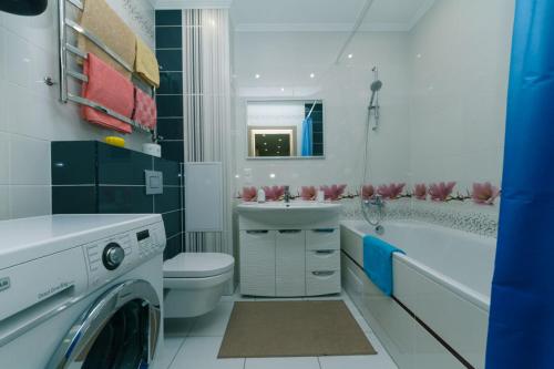 Bilik mandi di Осокорки современные апартаменты люкс с 2-мя спальнями пр Бажана