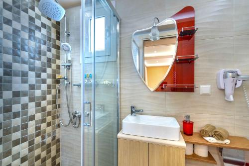 Ένα μπάνιο στο Cool Style Private Apartments