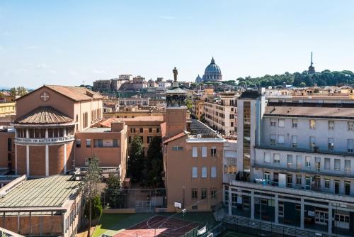 Expeditus VATICAN Luxury Suites SAINT PETER'S VIEW