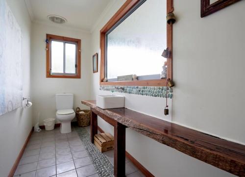 A bathroom at Beautiful, Cosy and Quiet