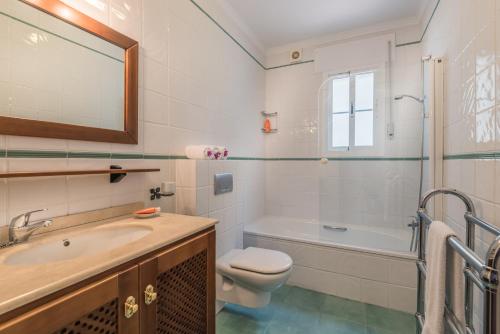 Bilik mandi di Villa El Ancla
