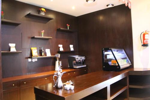Una cocina o cocineta en Al Muhaidb Residence Al Dowally