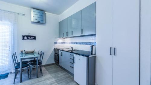 Η κουζίνα ή μικρή κουζίνα στο Estudio Centro de Alvor