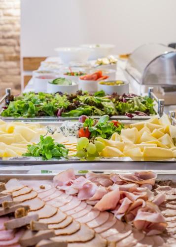 Jídlo v hotelu nebo okolí