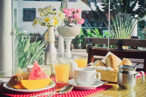 
Opções de café da manhã disponíveis para hóspedes em Hotel Brisa da Praia

