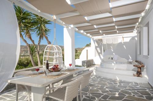 Naxos Villa Bella Vista tesisinde bir balkon veya teras