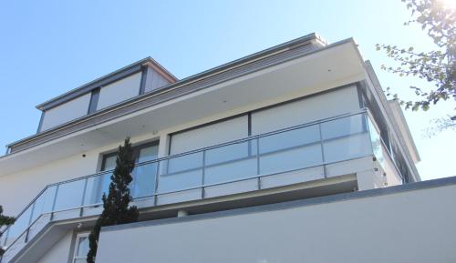 Imagen de la galería de Loft am See mit privatem Badestrand und Klimaanlage, en Immenstaad am Bodensee