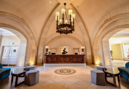 Ruang duduk di Aphrodite Hills Hotel