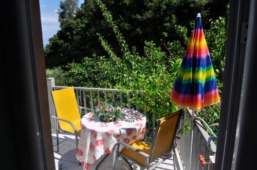Balkoni atau teres di Baso Hilltop Apartments