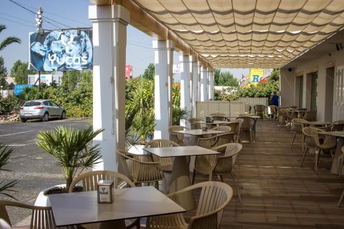 Restoran ili drugo mesto za obedovanje u objektu Hotel Las Yucas