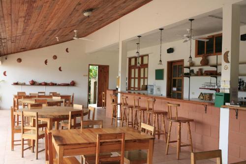 Εστιατόριο ή άλλο μέρος για φαγητό στο Hotel and Restaurant Guancascos