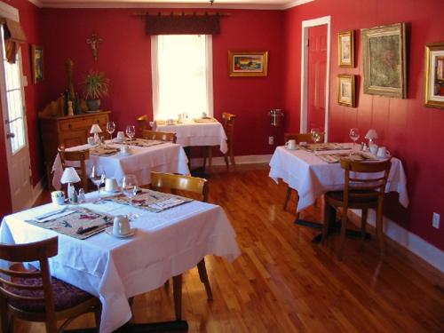 Restaurace v ubytování Gîte La Richardière