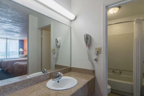 Ванная комната в Motel 6-Liberal, KS