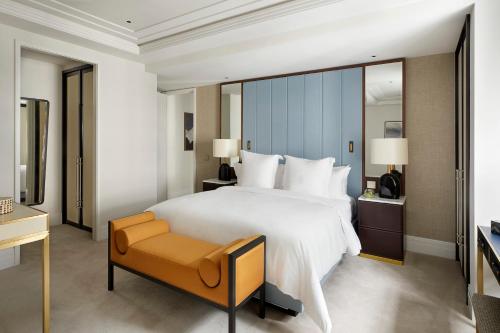 Four Seasons Hotel London at Tower Bridge Image