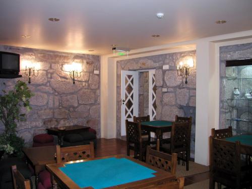 Gallery image of Hotel Central Jardim in Geres