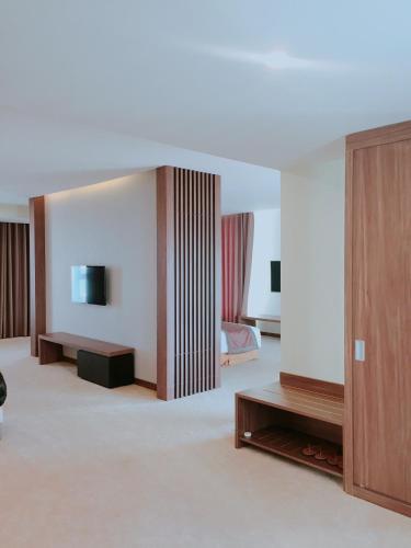 TV a/nebo společenská místnost v ubytování Muong Thanh Luxury Lang Son Hotel