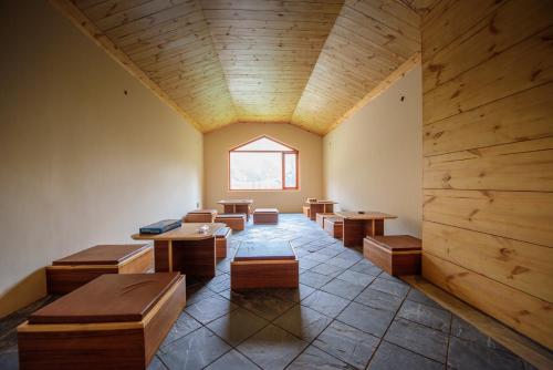 Posezení v ubytování Hotel Batseri SANGLA