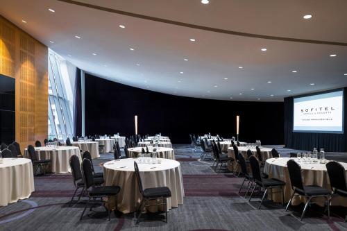 Zona business o sala conferenze di Sofitel Chicago Magnificent Mile