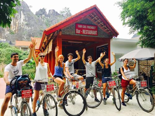 Jazda na bicykli v okolí ubytovania Tam Coc Friendly Homestay