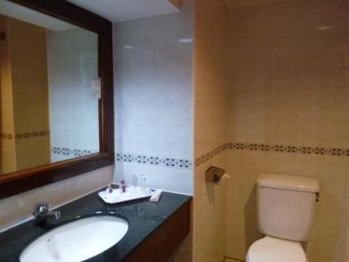 Koupelna v ubytování GOCOS Hotel