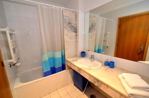 Expo Oriente Lis tesisinde bir banyo