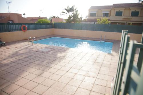 Πισίνα στο ή κοντά στο Villa situada en Maspalomas Gran Canaria,