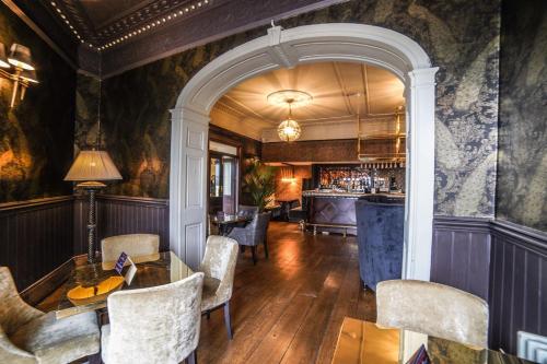 Posezení v ubytování Hardwick Hall Hotel