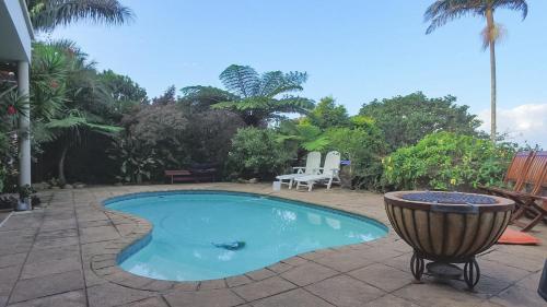 The swimming pool at or close to Suzy's Place