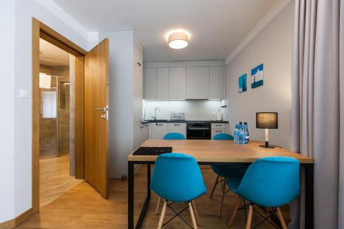 Kuchyň nebo kuchyňský kout v ubytování K4 APARTHOTEL KRAKÓW