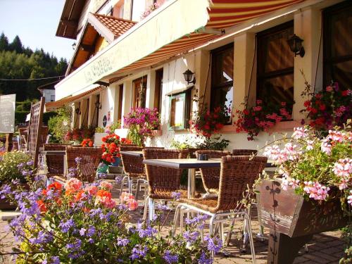 Сад в Hôtel La Vallée