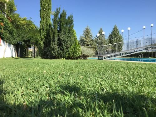 Tenis a/nebo squash v ubytování Apartamentos Atalayas Extremadura nebo okolí