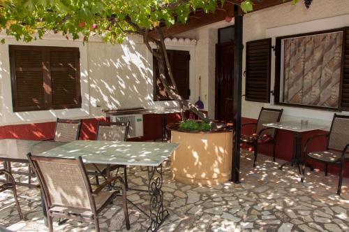 Un patio o zona al aire libre en Villa Mike 105