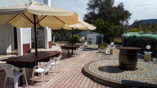 Un restaurante o sitio para comer en Villa Mike 105