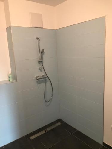 Ένα μπάνιο στο The Penthouse