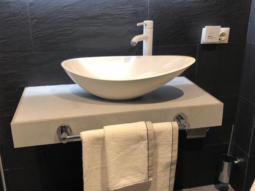 A bathroom at Luxury Apartment Playa del Ingles