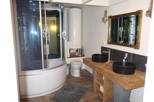Ein Badezimmer in der Unterkunft Le Paradis