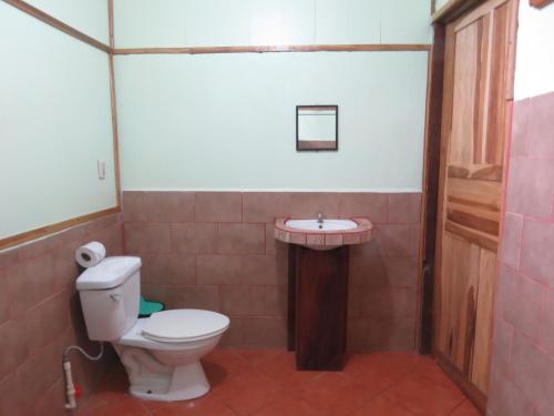 Ένα μπάνιο στο Poponjoche Lodge Caño Negro