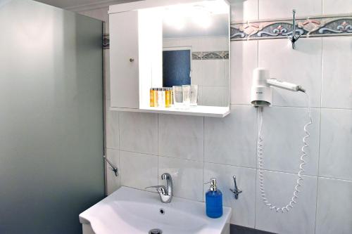 Bilik mandi di Pnyka Apartment 1