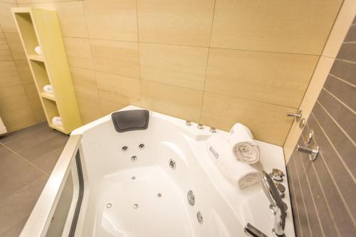 Koupelna v ubytování HostGost Selected Suites - BAMS, Private Spa included