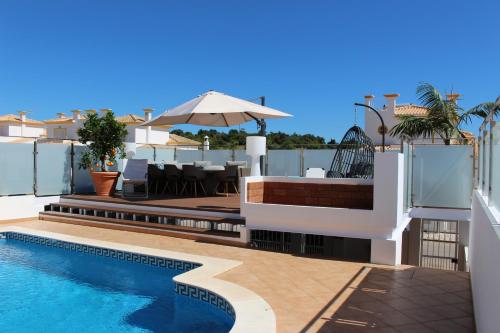 magnifique et spacieuse villa avec piscine privative