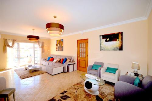 magnifique et spacieuse villa avec piscine privative