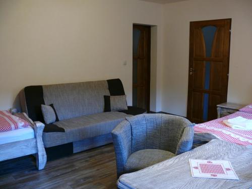 Svetainės erdvė apgyvendinimo įstaigoje Goralská obora