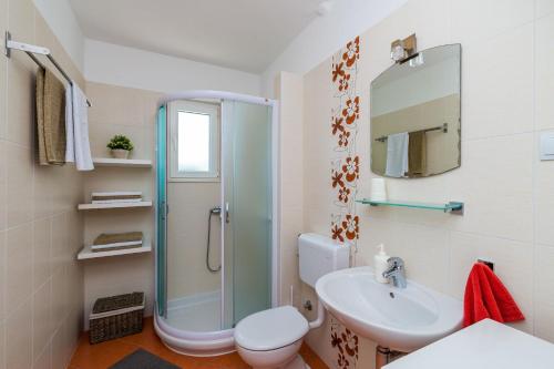 Kúpeľňa v ubytovaní Villa Doli - Lovely holiday home with private pool