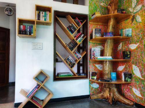 Biblioteca en la casa de huéspedes