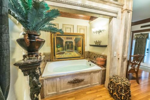 A bathroom at The Victoria Bed & Breakfast