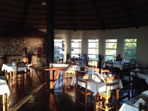 Restoran või mõni muu söögikoht majutusasutuses Musungwa Safari Lodge