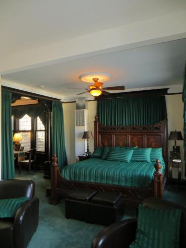 Χώρος καθιστικού στο The Polo Inn Bridgeport U.S.A.